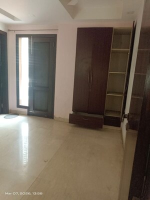 Room in 3 BHK Builder Floor at Safdarjung Enclave – for Rent