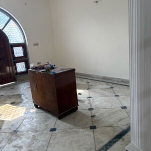 Room in 3 BHK Independent House at Sector 6 – for Rent