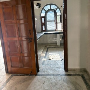 Room in 3 BHK Independent House at Sector 6 – for Rent