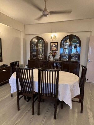 Team Area in 3 BHK Builder Floor at East Of Kailash – for Rent