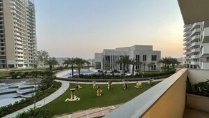 Swimming Pool in 1 BHK Builder Floor at Kohli One Malibu Town, Sector 47 – for Rent