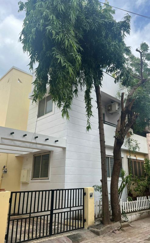 3 BHK + Extra Room Villa For Rent in South Bopal