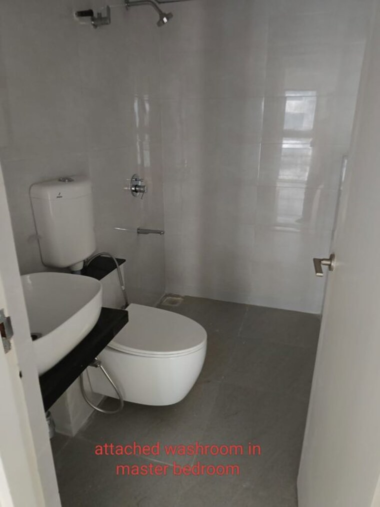Bathroom, jagatpur 2.5 Bedroom 189 Sq.Yd. Apartment In Jagatpur Ahmedabad 10166785