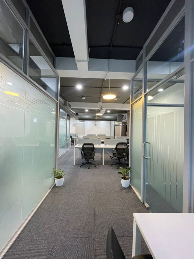  Parking, domlur Commercial Office Space 2000 Sq.Ft. In Domlur Bangalore 10168862