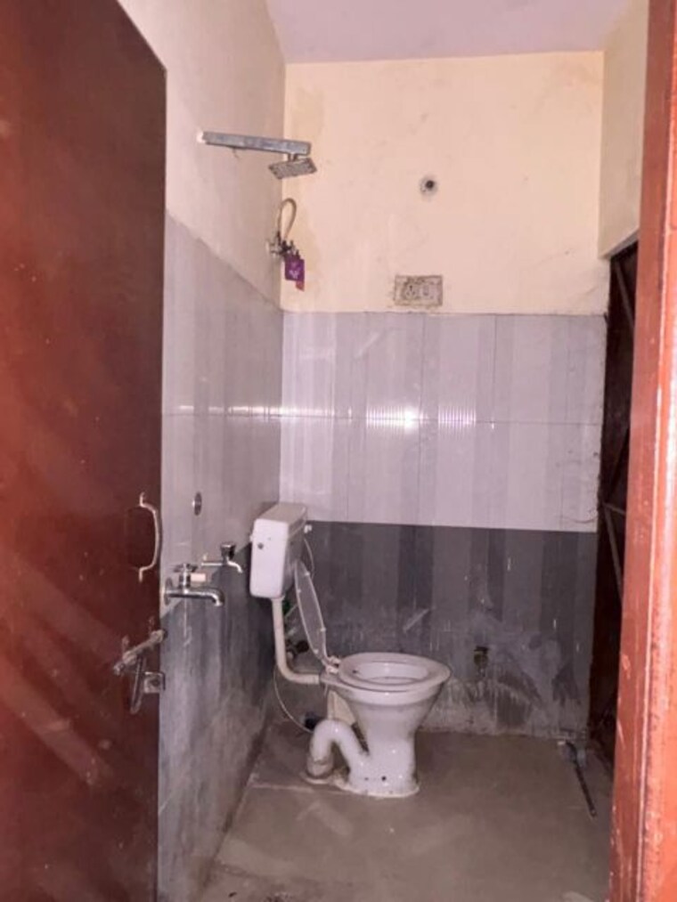Bathroom, migsun-alpha-central 1.5 Bedroom 40 Sq.Mt. Independent House In Alpha Ii Greater Noida Greater Noida 10168872
