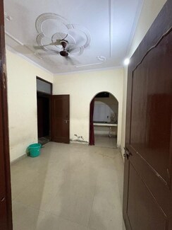 1.5 BHK + Pooja Room,Servant Room Independent House For Rent in Migsun Alpha Central