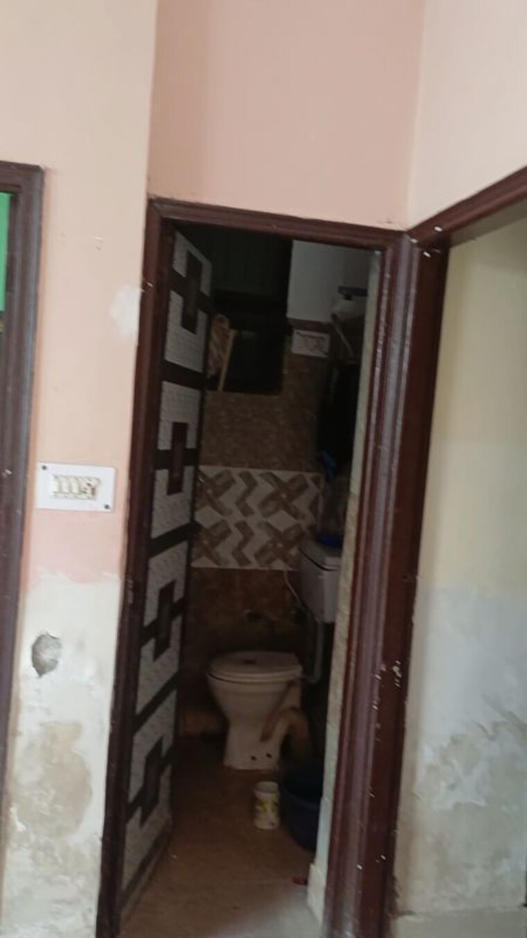 Bathroom, krishna garden colony 2 Bedroom 600 Sq.Ft. Builder Floor In Krishna Garden Colony Ghaziabad 10168886