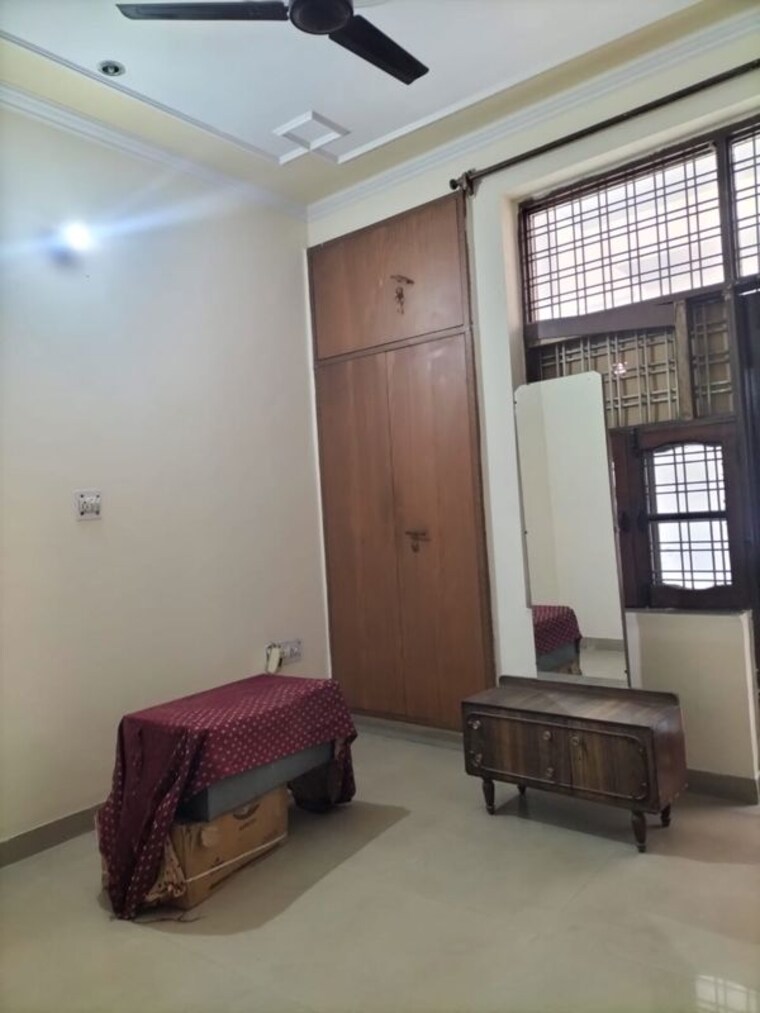 Living Room, abhinav-apartment-gurgaon 2 Bedroom 180 Sq.Yd. Builder Floor In Sector 9 Gurgaon 10168927