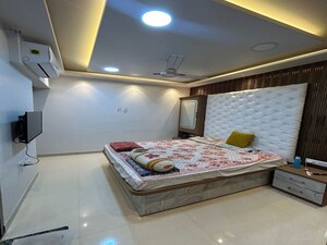 Bedroom in 2 BHK Apartment at Matunga East – for Sale