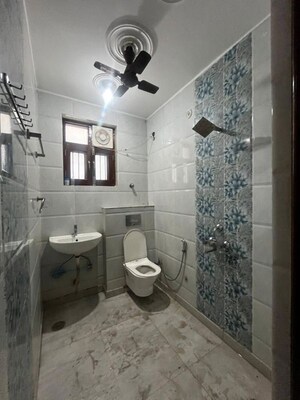 Bathroom in 2 BHK Builder Floor at Abhinav Apartment Gurgaon, Sector 9 – for Rent