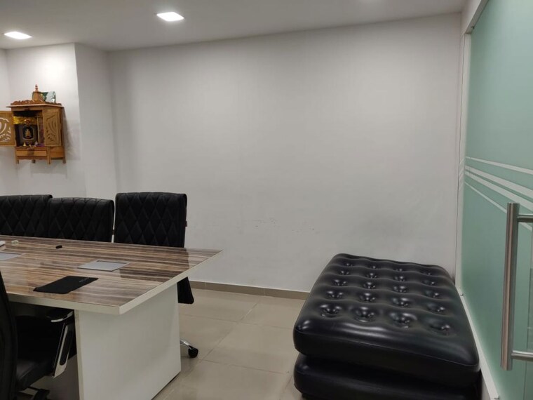 Team Area, ambli Commercial Office Space 1147 Sq.Ft. In Ambli Ahmedabad 10168972