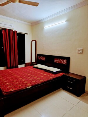 Bedroom in 3 BHK Apartment at Garden View Apartment, Goregaon East – for Rent