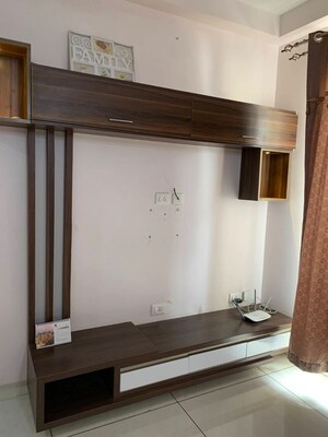 Room in 2.5 BHK Apartment at Prestige Lakeside Habitat, Varthur – for Rent