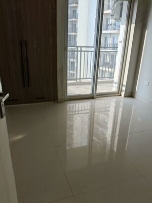 2 BHK Apartment For Rent in Eldeco Live By The Greens, Sector 150