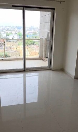 Room in 3 BHK Apartment at Pareena Micasa, Sector 68 – for Rent