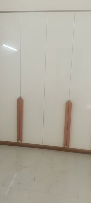 Furnished Amenities in 3.5 BHK Builder Floor at Smart World Gems, Sector 89 – for Rent