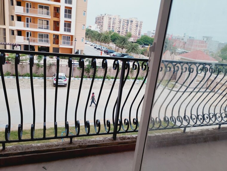 Balcony, omaxe-hazratganj-residency 3 Bedroom 1710 Sq.Ft. Apartment In Gomti Nagar Lucknow 10169275