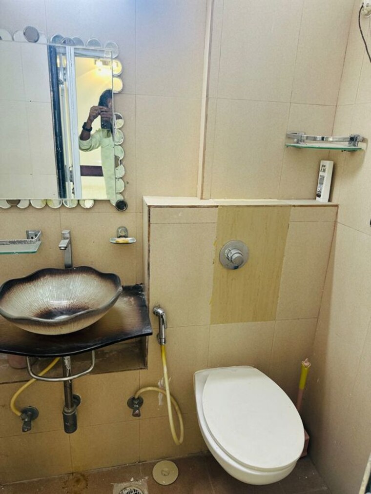 Bathroom, mantri-park 2 Bedroom 850 Sq.Ft. Apartment In Goregaon East Mumbai 10169282