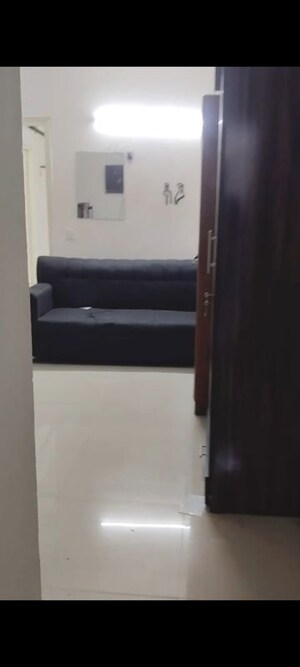 Furnished Amenities in 1 BHK Apartment at Shree Vardhman Green Court, Sector 90 – for Rent