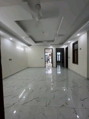 Room in 3 BHK Apartment at Palm Residency Chhatarpur, Chattarpur – for Rent