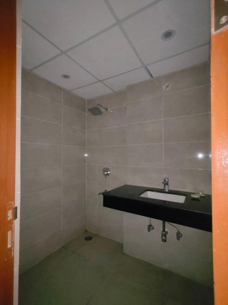 Bathroom, omaxe-hazratganj Studio 565 Sq.Ft. Apartment In Gomti Nagar Lucknow 10169366