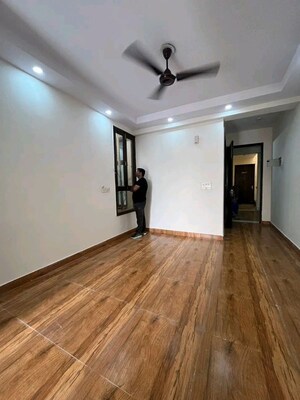 Room in 2 BHK Apartment at Palm Residency Chhatarpur, Chattarpur – for Rent