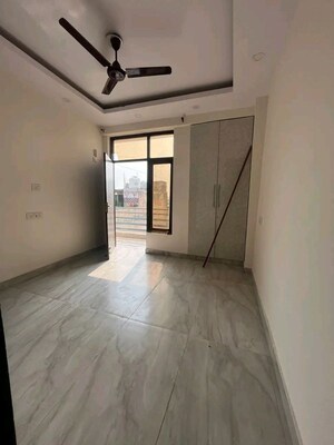 Room in 2 BHK Apartment at Palm Residency Chhatarpur, Chattarpur – for Rent