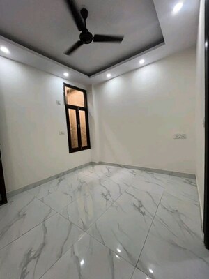 Room in 2 BHK Apartment at Palm Residency Chhatarpur, Chattarpur – for Rent