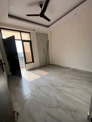 Room in 2 BHK Apartment at Palm Residency Chhatarpur, Chattarpur – for Rent