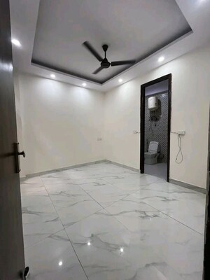Room in 2 BHK Apartment at Palm Residency Chhatarpur, Chattarpur – for Rent
