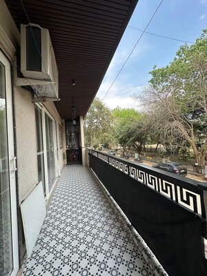 Balcony in 3 BHK Builder Floor at Sector 46 – for Rent