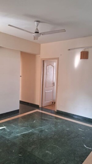 Room in 3.5 BHK Apartment at Bestech Park View City 2, Sector 49 – for Rent