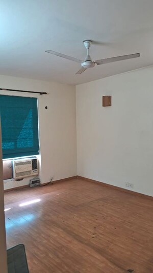 Room in 3.5 BHK Apartment at Bestech Park View City 2, Sector 49 – for Rent
