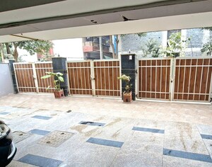 Parking in 3 BHK Builder Floor at Vipul World Floors, Sector 48 – for Rent