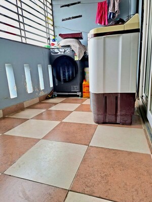 Parking in 3 BHK Builder Floor at Vipul World Floors, Sector 48 – for Rent