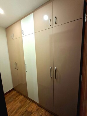 Room in 3 BHK Builder Floor at Vipul World Floors, Sector 48 – for Rent