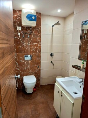 Furnished Amenities in 3 BHK Builder Floor at Vipul World Floors, Sector 48 – for Rent