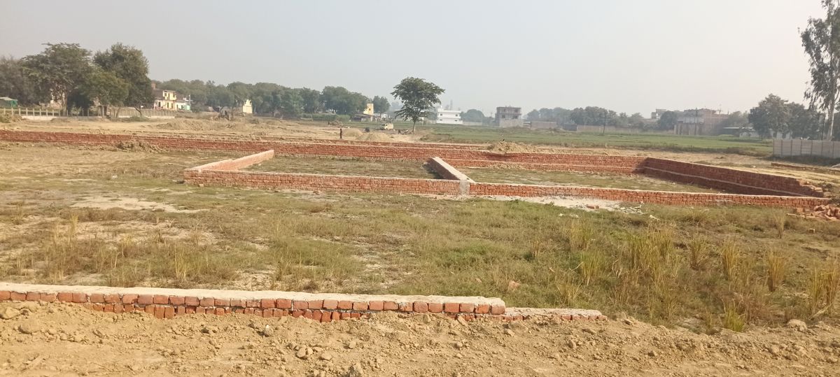 Plot For Sale in Parmanandpur