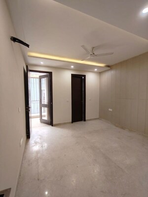 Room in 3 BHK Builder Floor at Greater Kailash – for Sale