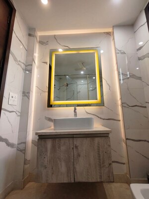 Furnished Amenities in 3 BHK Builder Floor at Greater Kailash – for Sale