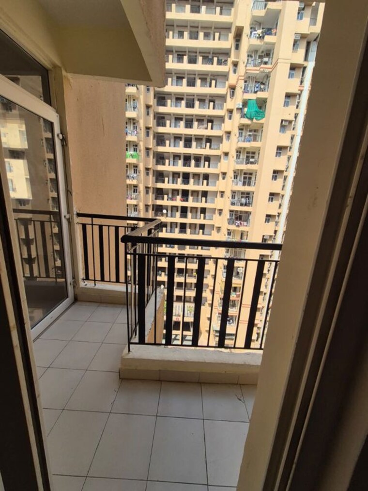 Balcony, amrapali-princely-estate 2 Bedroom 875 Sq.Ft. Apartment In Sector 76 Noida 10169567