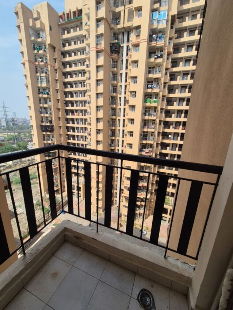 Balcony, amrapali-princely-estate 2 Bedroom 875 Sq.Ft. Apartment In Sector 76 Noida 10169567