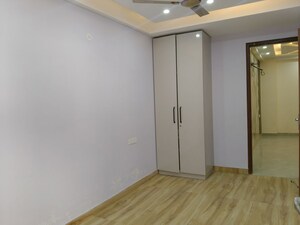 Room in 2 BHK Builder Floor at Sector 73 – for Sale
