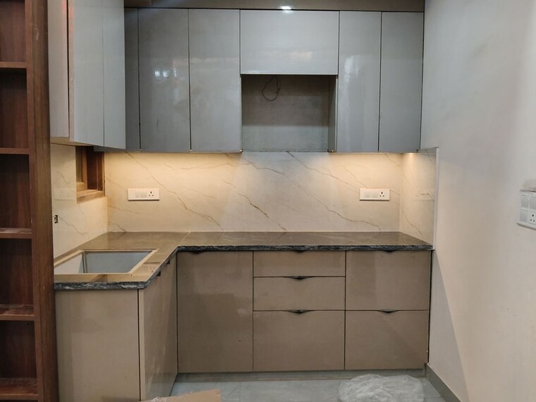 Kitchen, sector 73 2 Bedroom 1000 Sq.Ft. Builder Floor In Sector 73 Noida 10169569