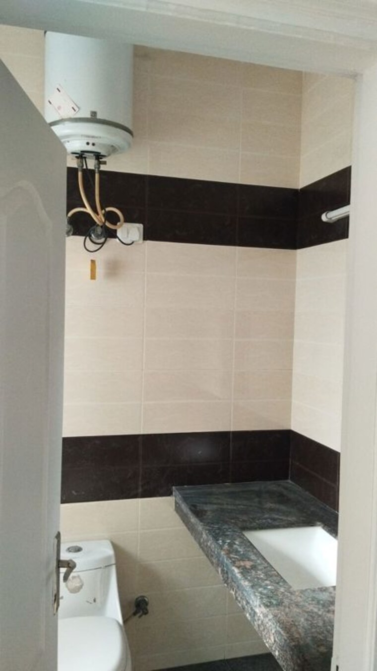Kitchen, south city 1 3 Bedroom 180 Sq.Yd. Builder Floor In South City 1 Gurgaon 10169558