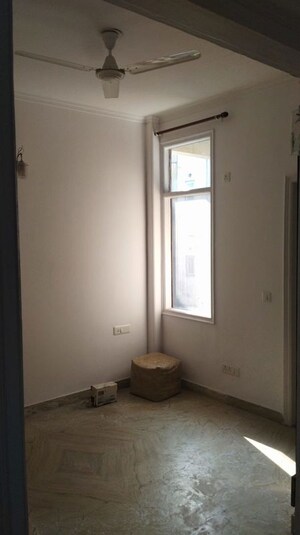 Room in 3 BHK Builder Floor at South City 1 – for Sale