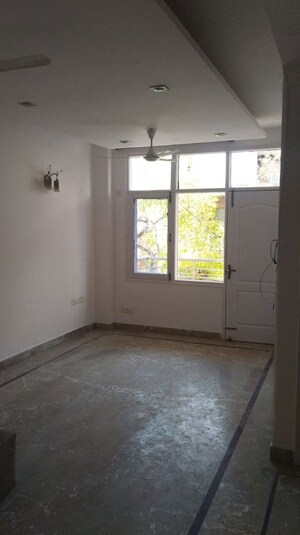 Room in 3 BHK Builder Floor at South City 1 – for Sale