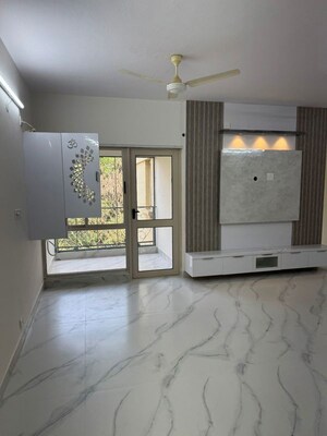 Room in 2 BHK Apartment at Unitech Heritage Estate, Yelahanka – for Sale