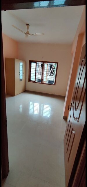 Room in 2 BHK Apartment at Shriram Sahaana, Yelahanka – for Rent