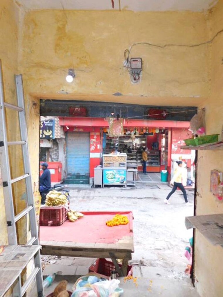 Exterior View, sangam vihar Commercial Showroom 18 Sq.Yd. In Sangam Vihar Delhi 10152320